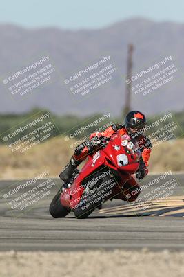 media/Oct-13-2025-Moto Forza (Mon) [[a66d839500]]/3-B Group/Session 3 (Turn 16)/